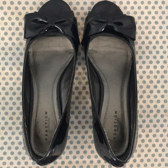 Kenneth Cole reaction peep toe heels - Picture 3 of 4